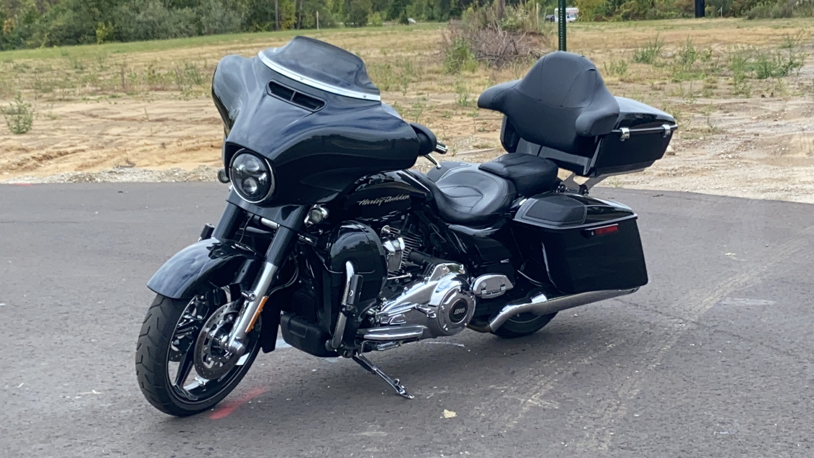 2017 Harley Davidson Street Glide CVO 27