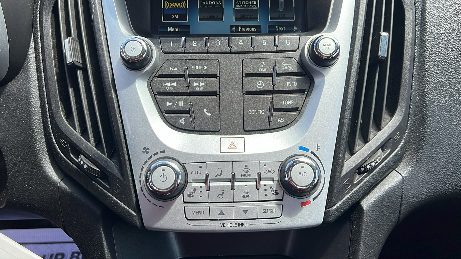 2017 Chevrolet Equinox LT 23