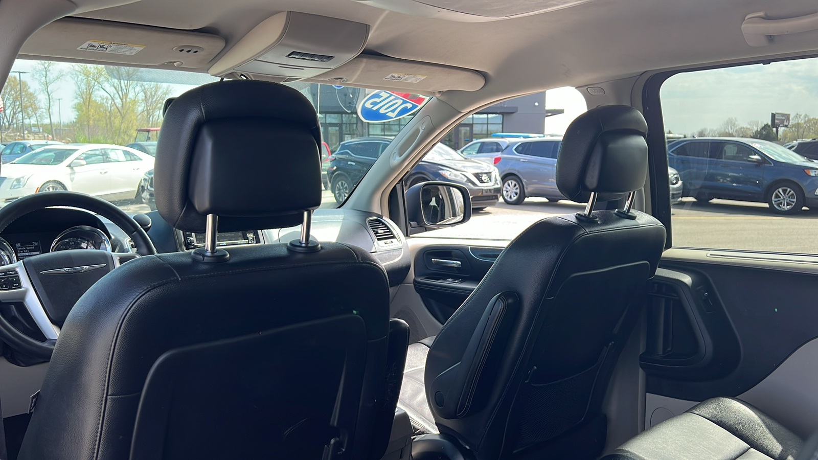 2015 Chrysler Town & Country Touring 34