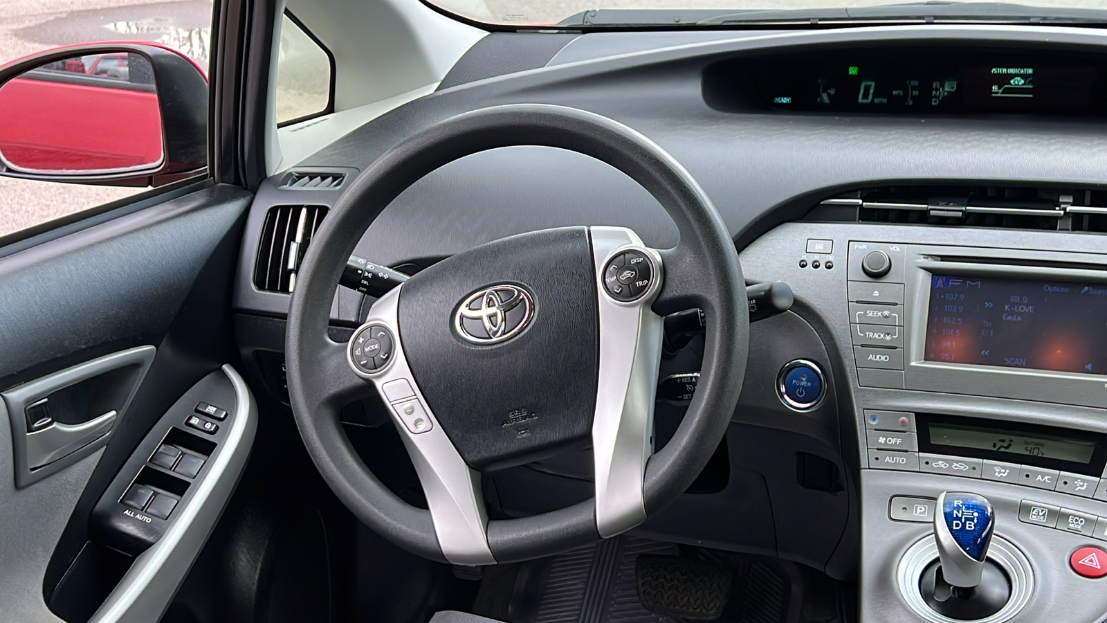 2015 Toyota Prius Four 13