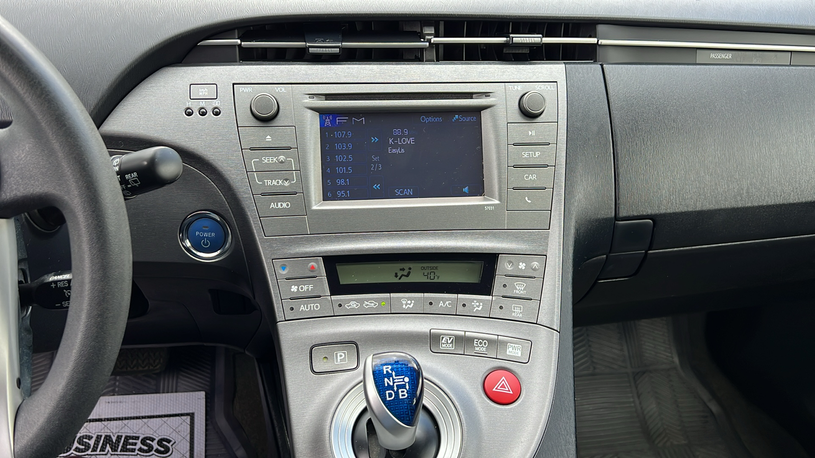 2015 Toyota Prius Four 21