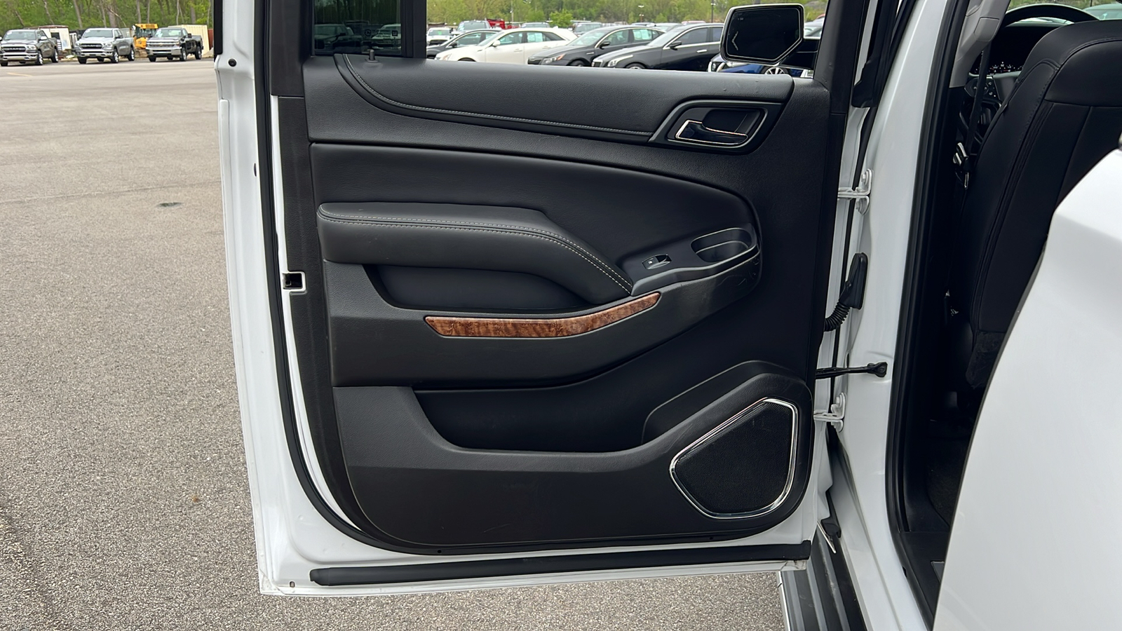 2017 Chevrolet Suburban Premier 33