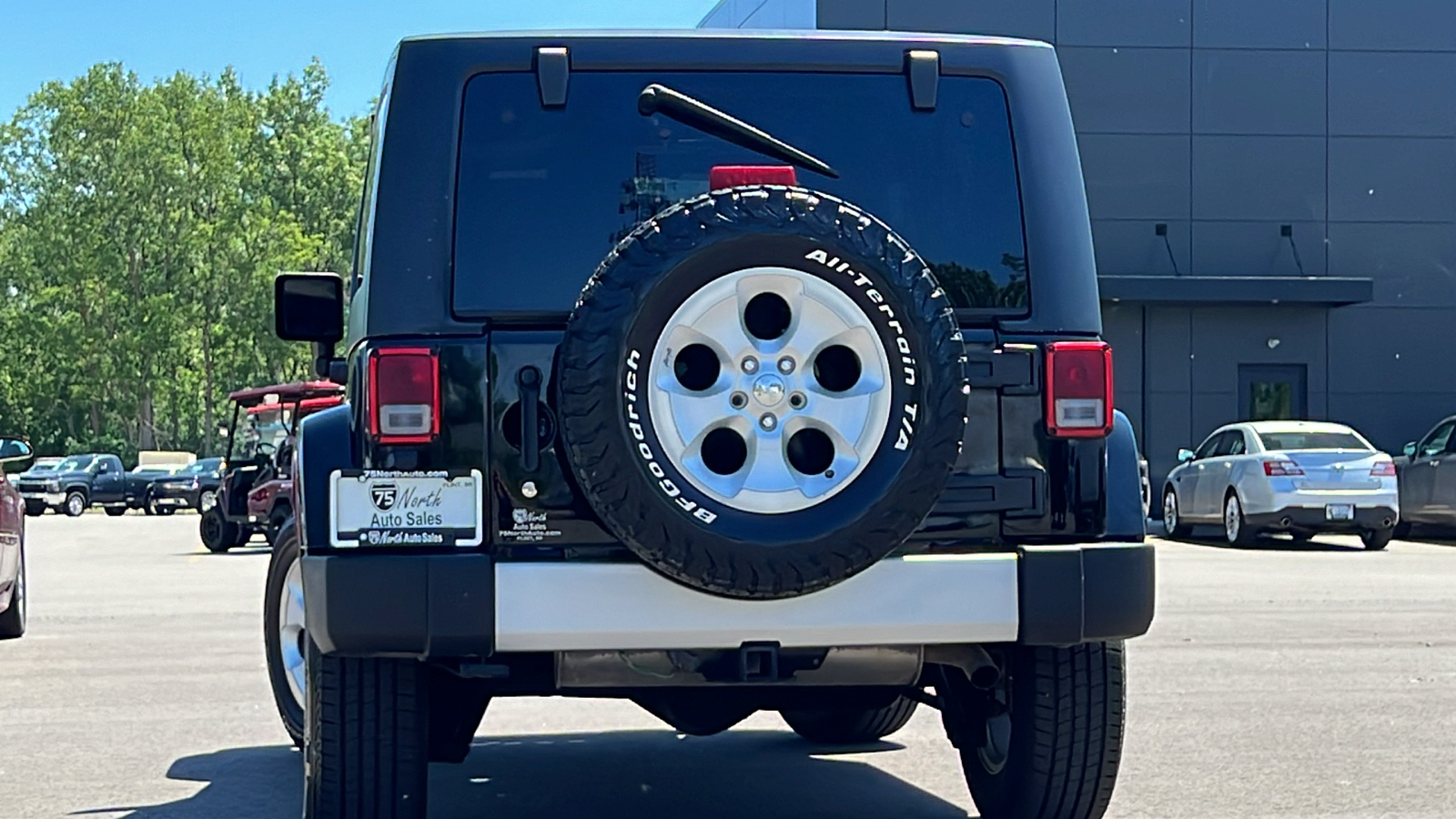 2014 Jeep Wrangler Sahara 33