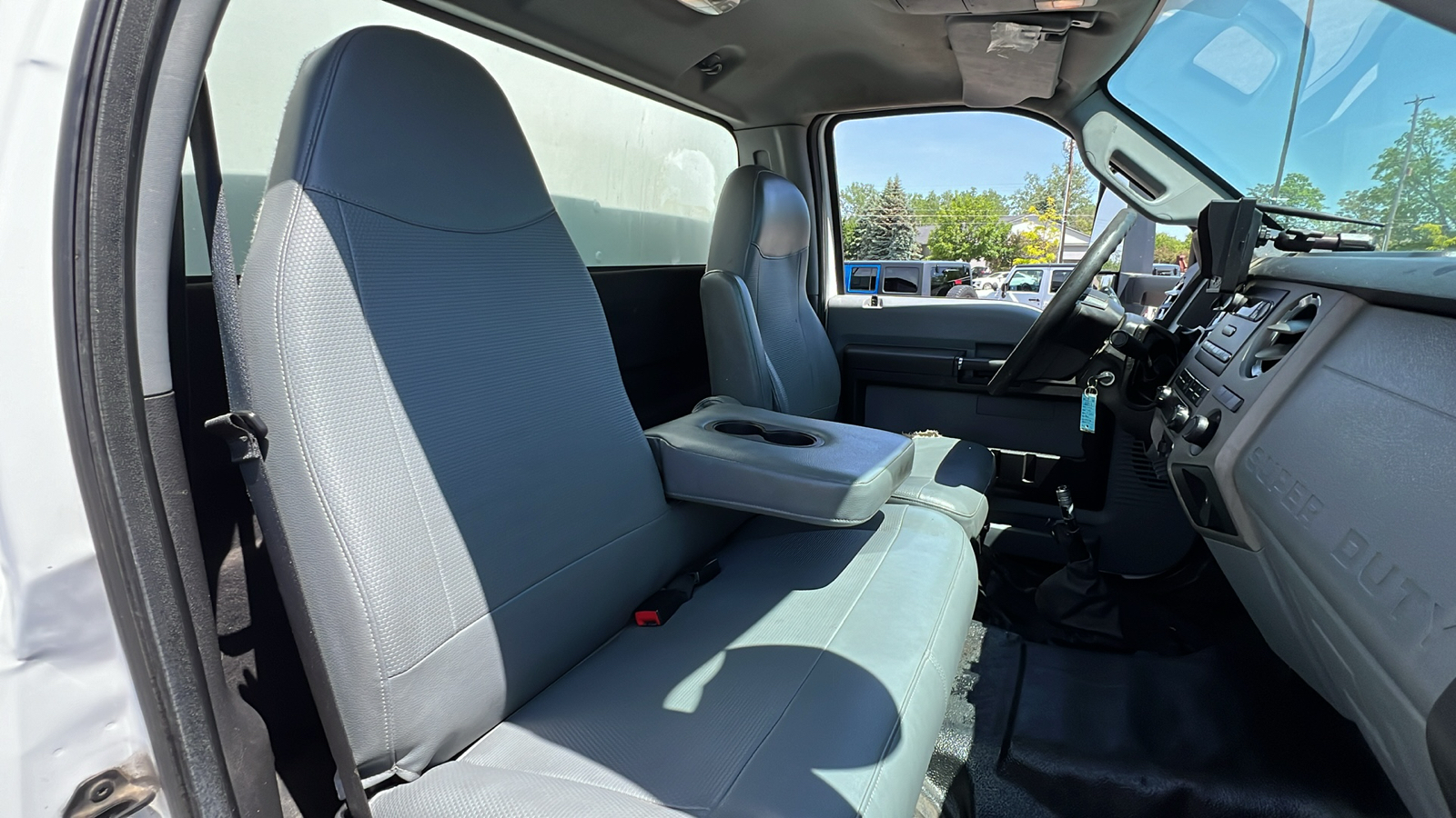 2016 Ford F-650SD Base 26