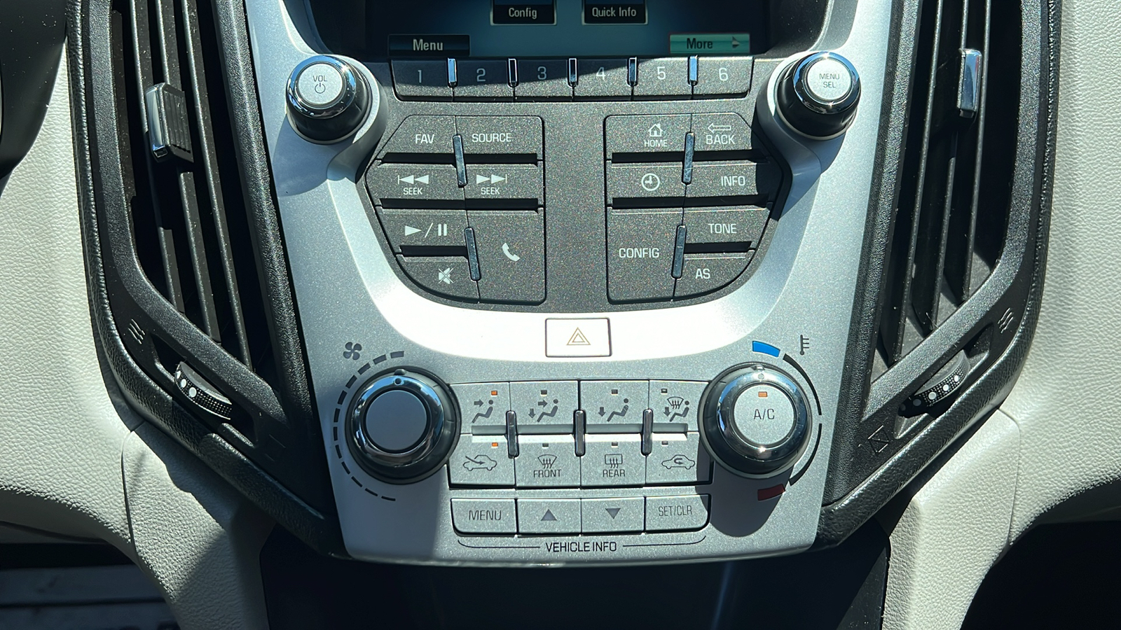 2017 Chevrolet Equinox LS 27