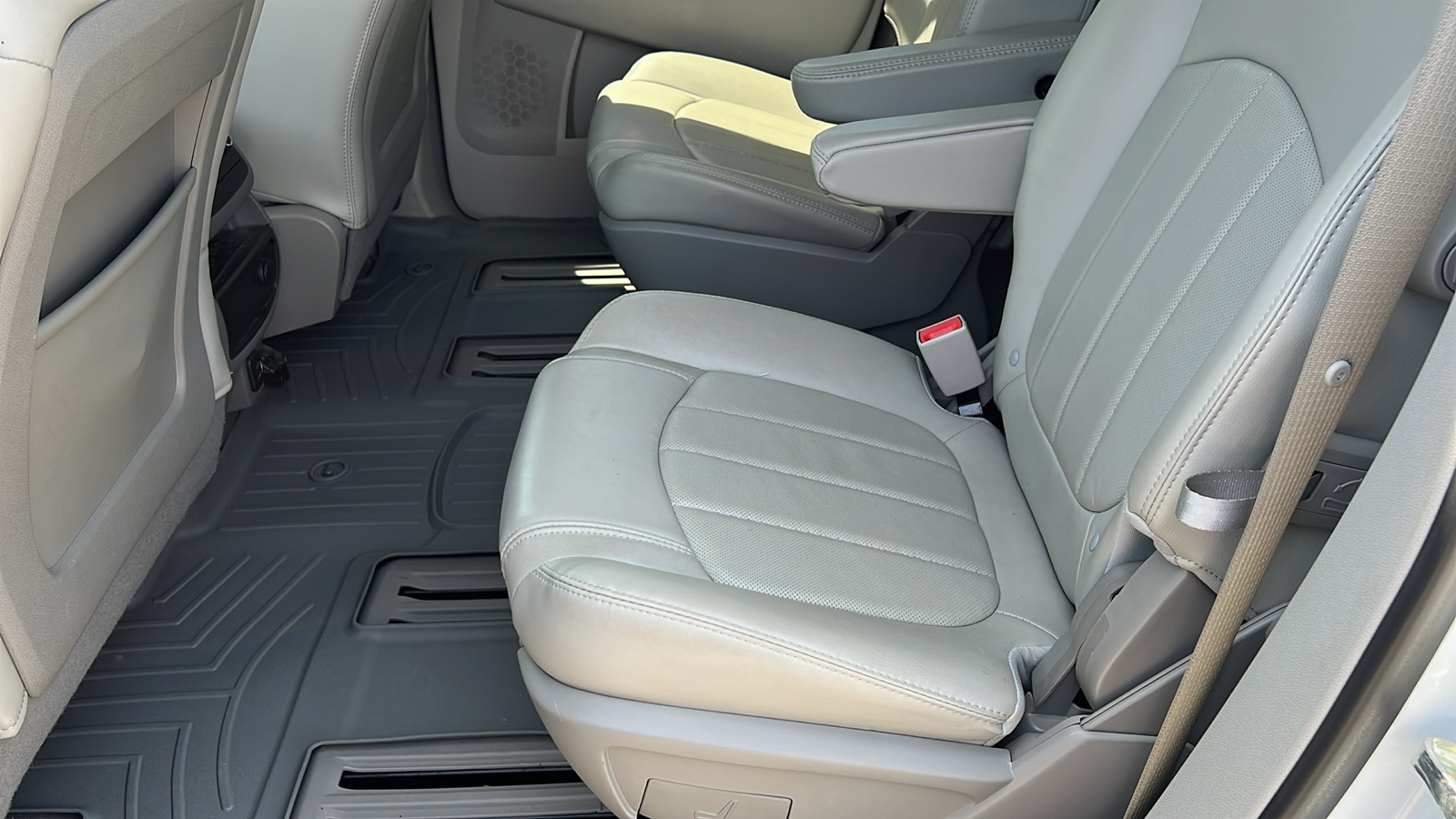 2017 Buick Enclave Leather Group 33