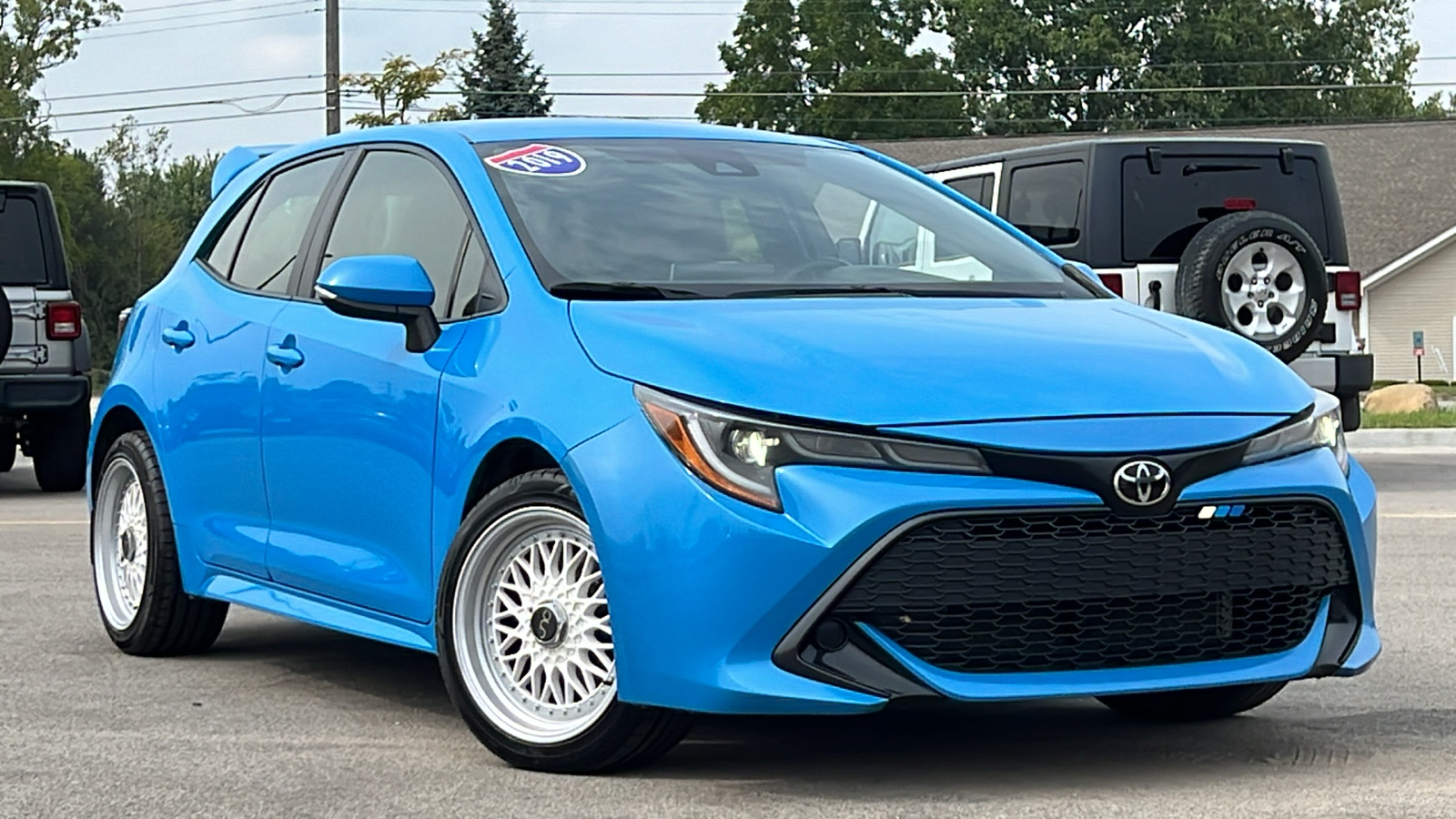 2019 Toyota Corolla Hatchback SE 2