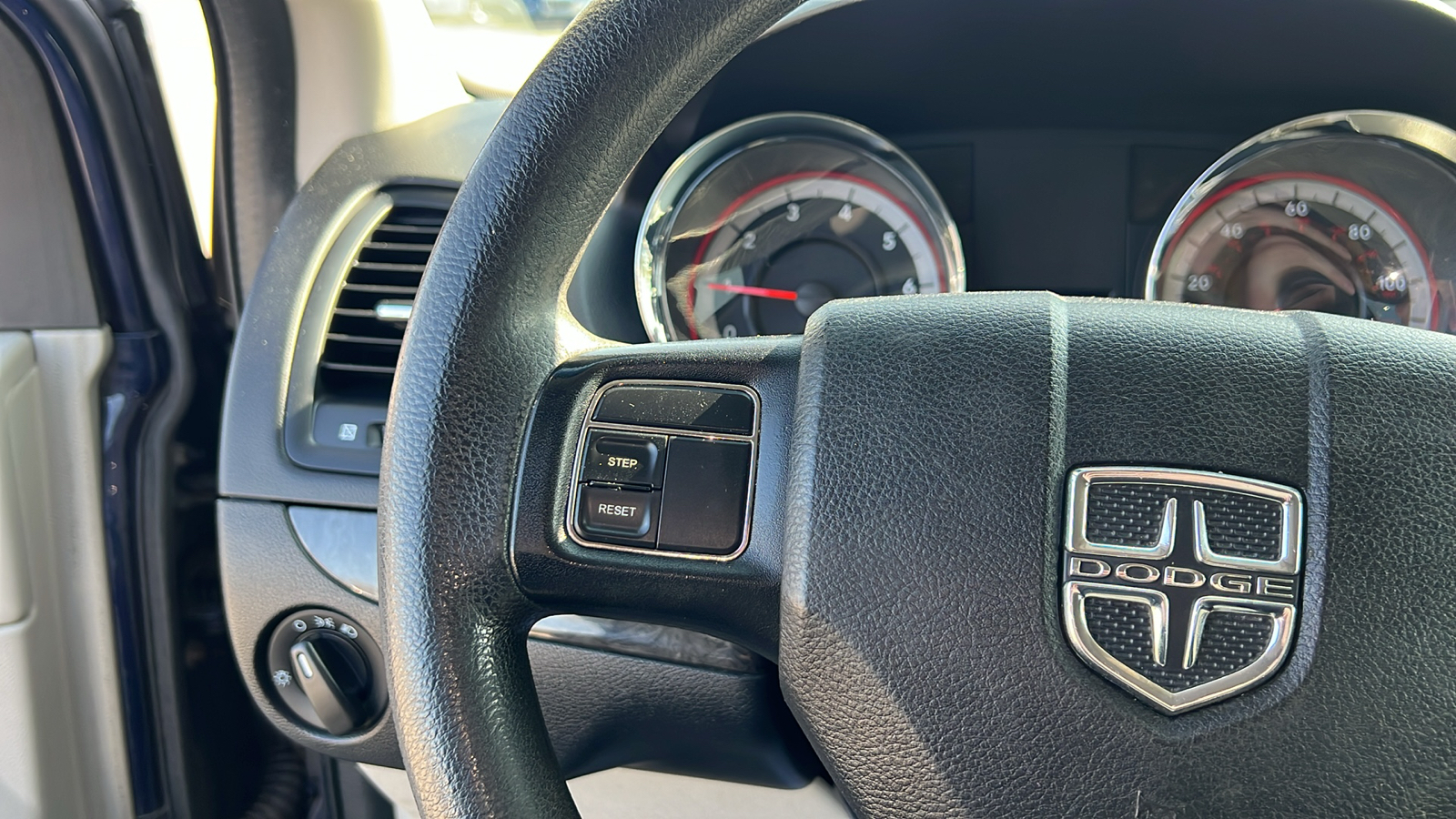 2013 Dodge Grand Caravan SE 16