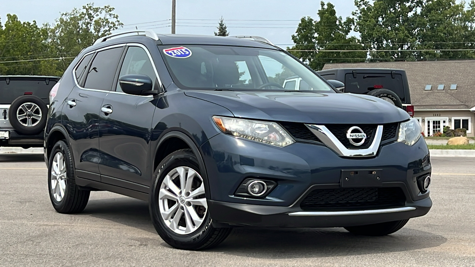 2015 Nissan Rogue SV 2