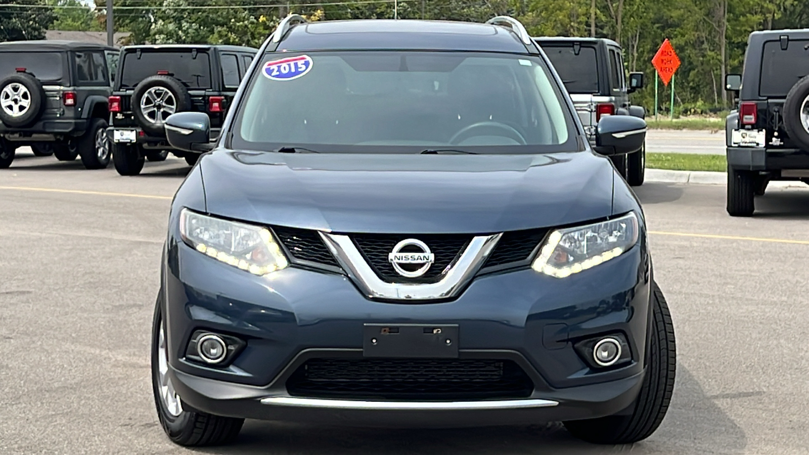 2015 Nissan Rogue SV 3