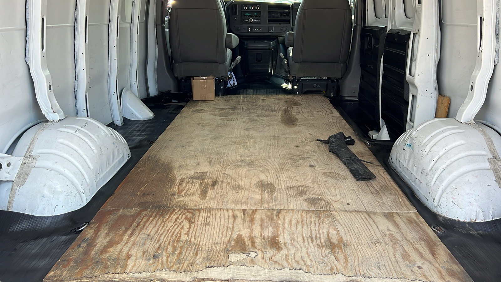 2019 Chevrolet Express 2500 Work Van 26