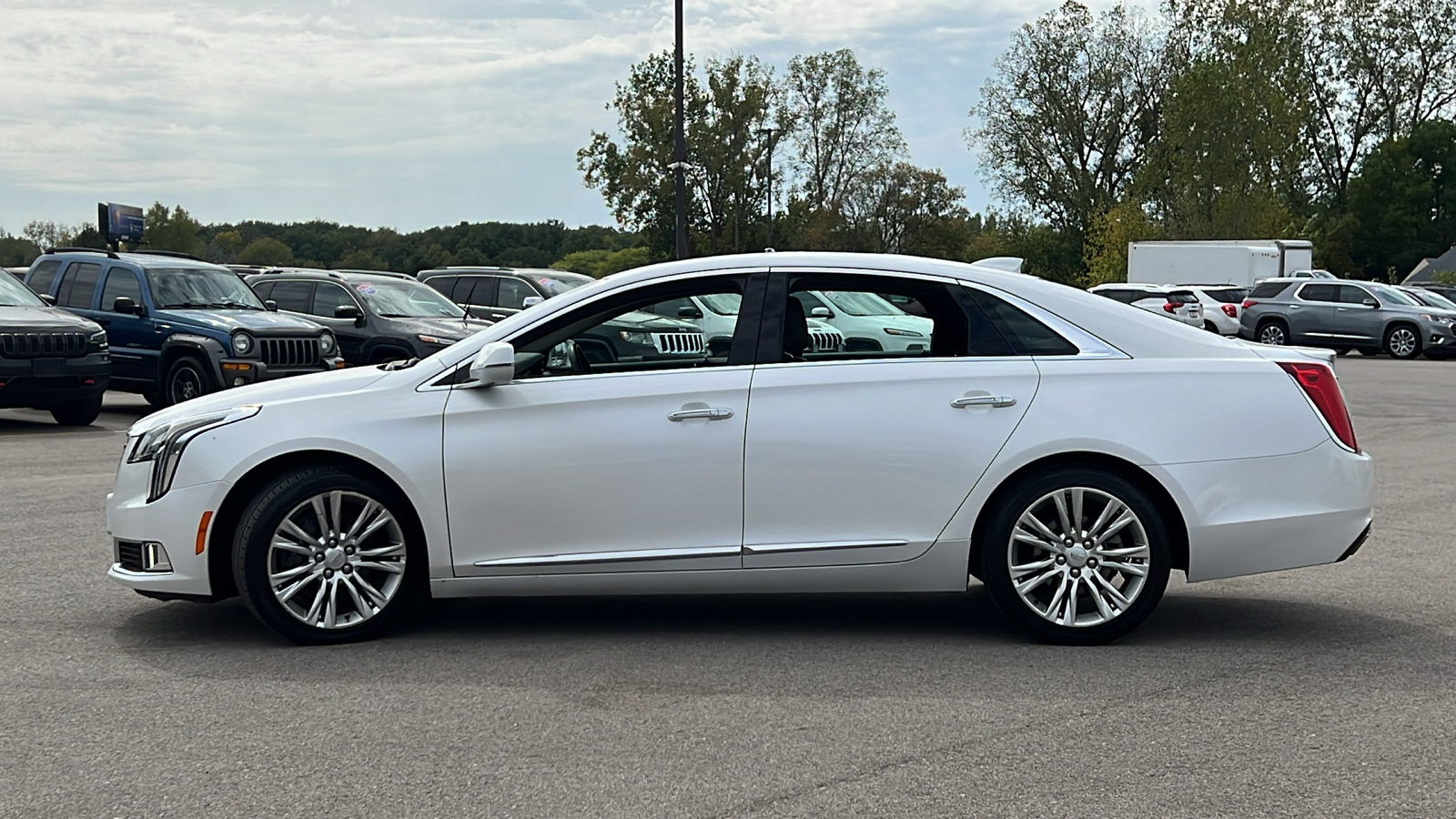 2018 Cadillac XTS Luxury 8