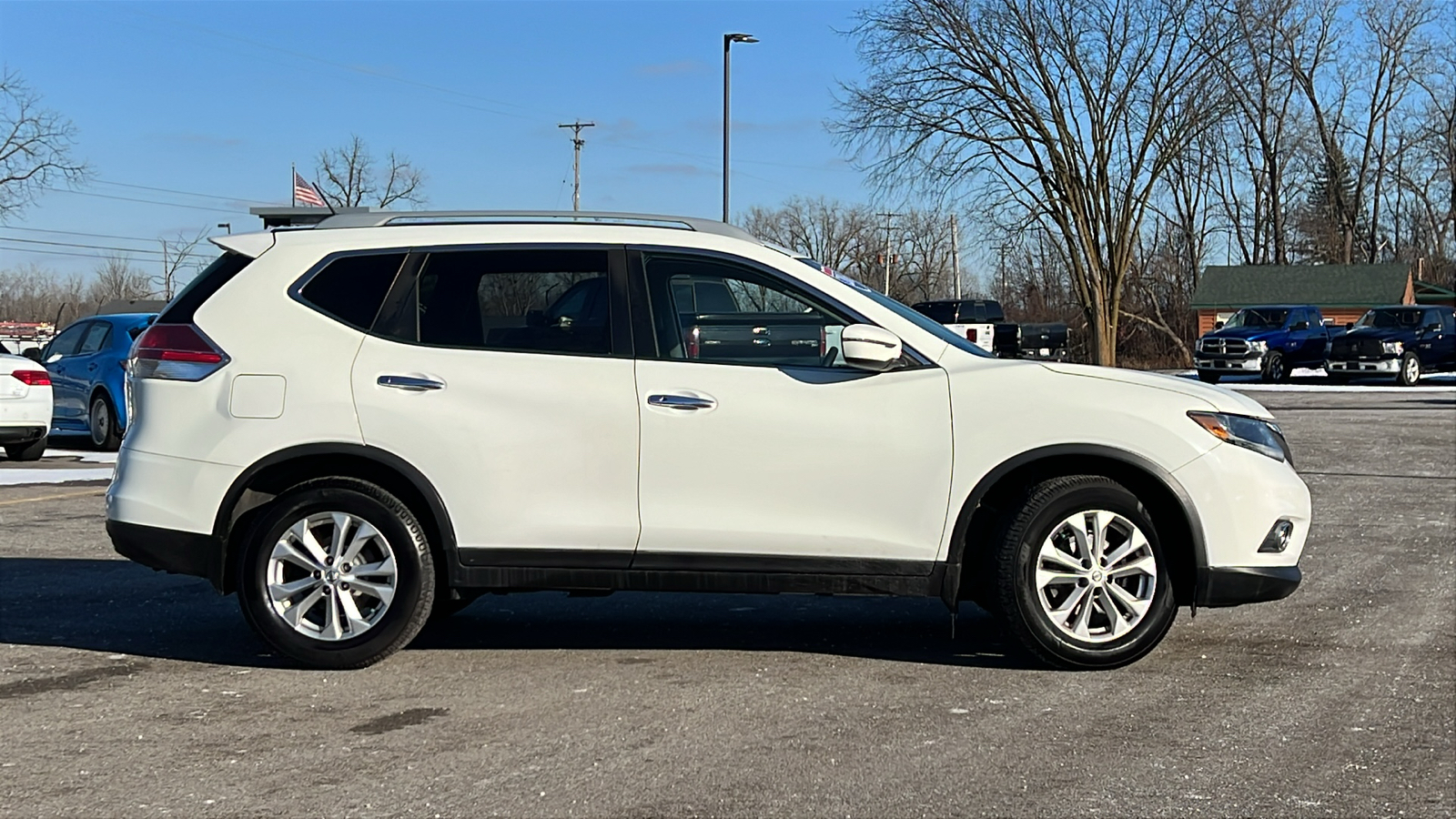 2016 Nissan Rogue SV 4