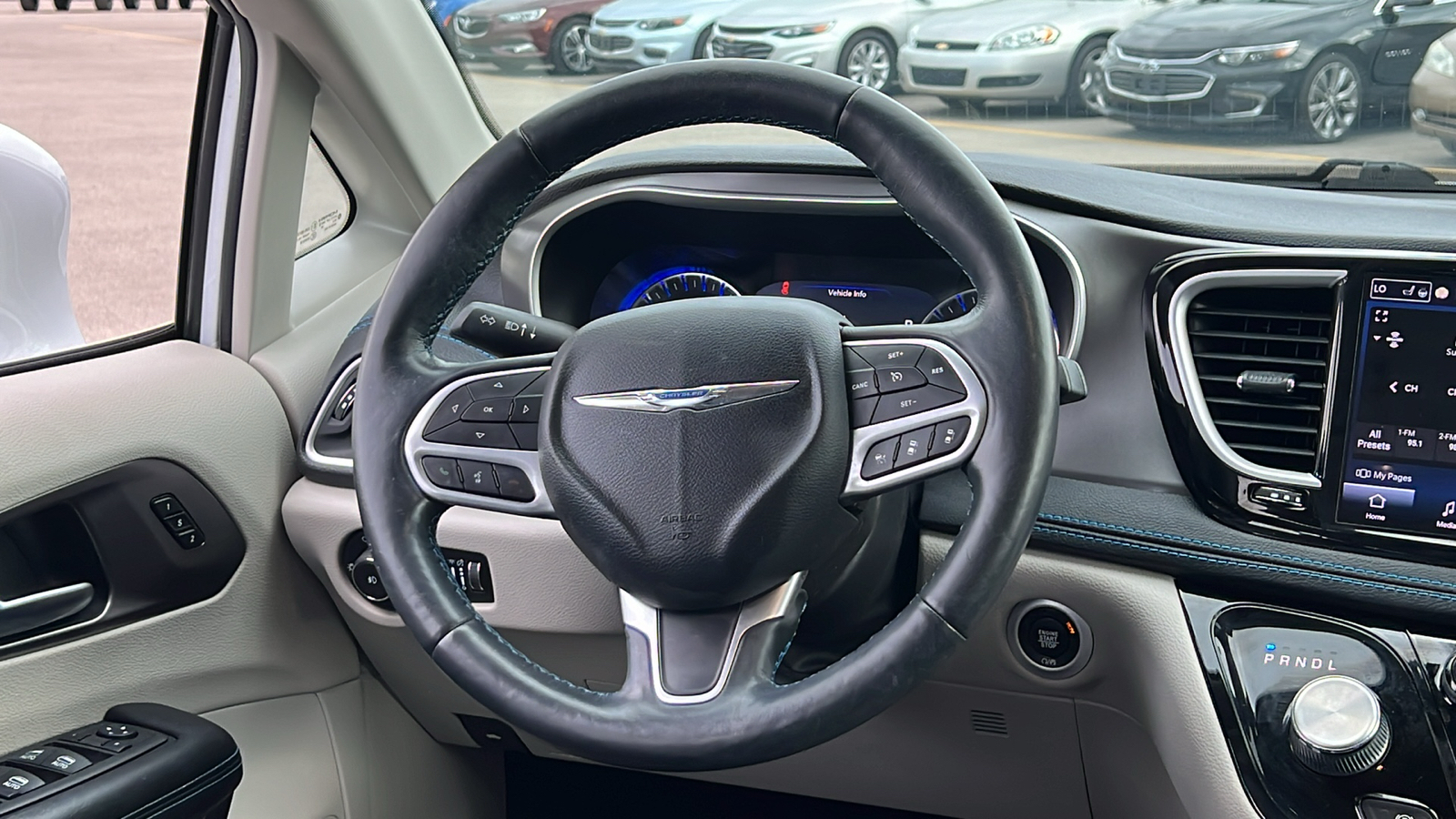 2021 Chrysler Pacifica Touring L 36