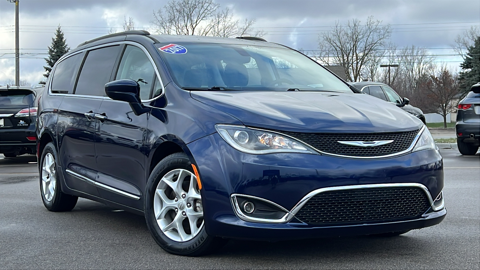 2017 Chrysler Pacifica Touring L 3