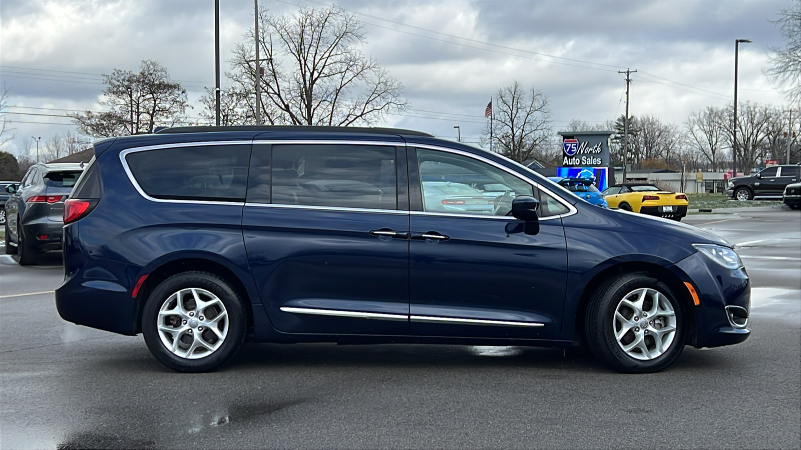 2017 Chrysler Pacifica Touring L 5