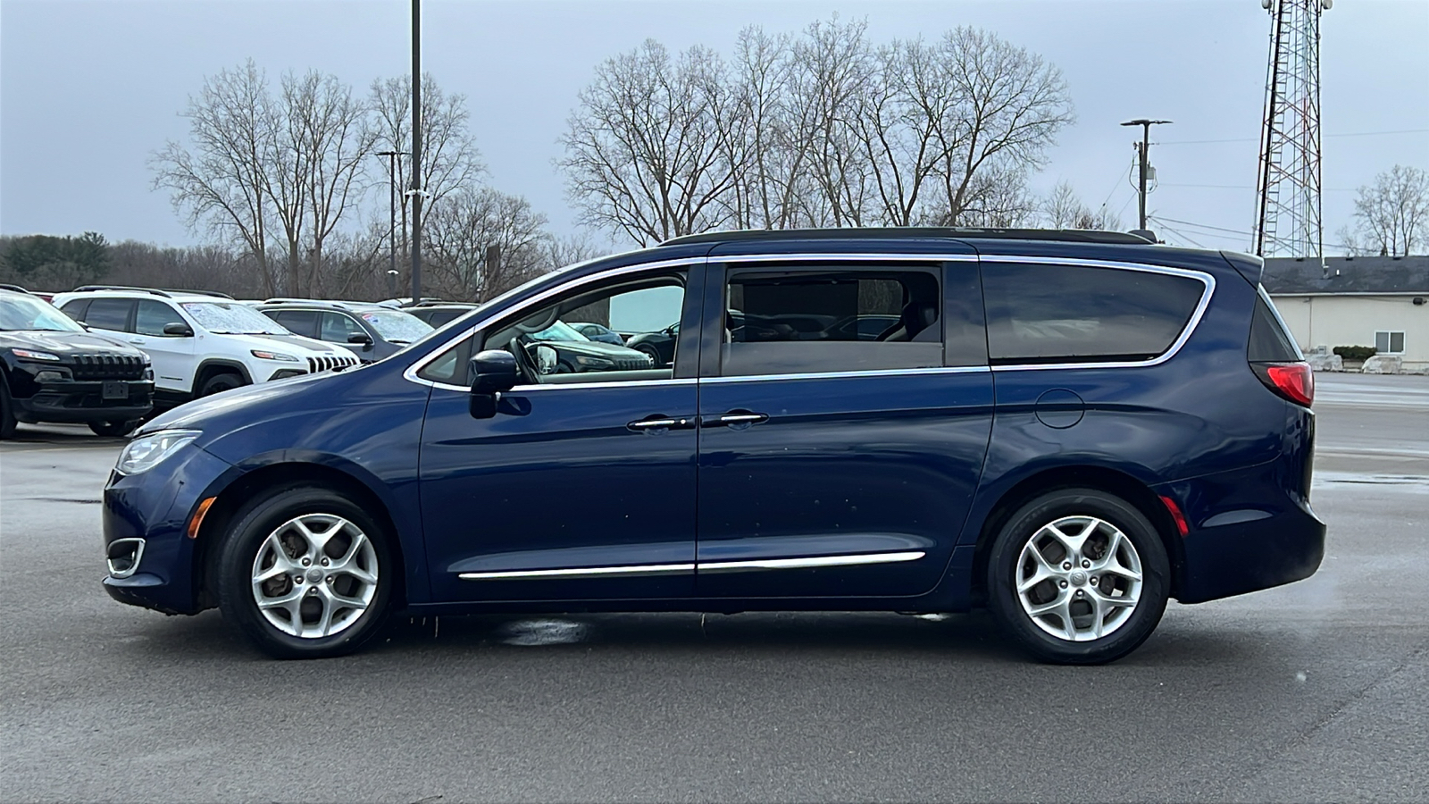 2017 Chrysler Pacifica Touring L 8