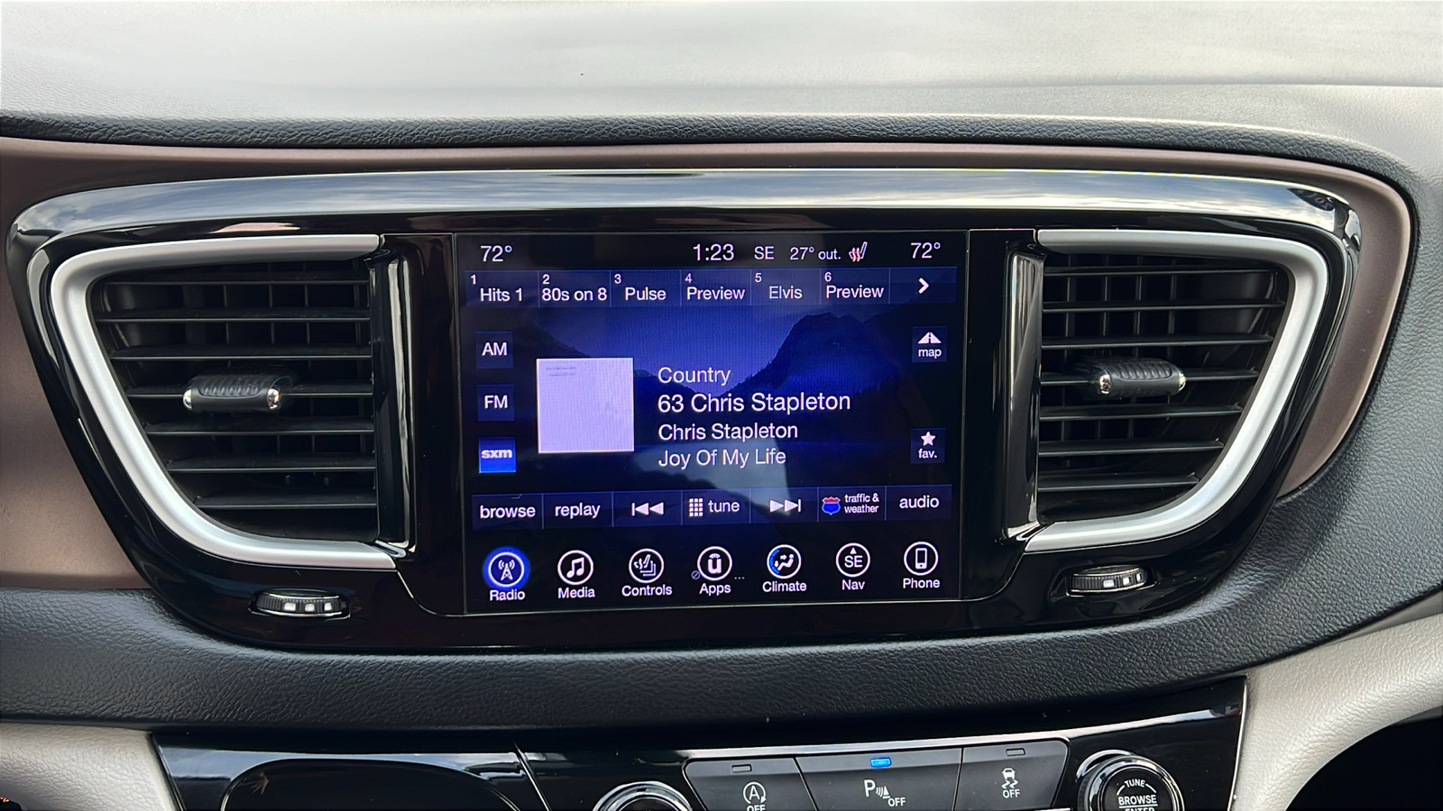 2017 Chrysler Pacifica Touring L 25