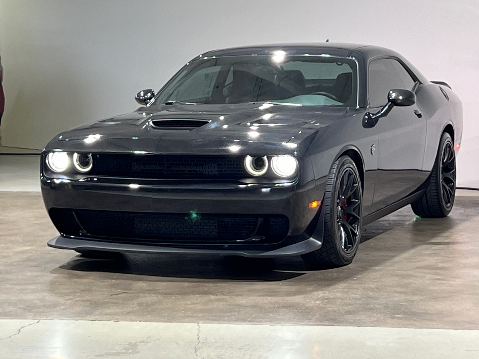 2015 Dodge Challenger SRT Hellcat 3