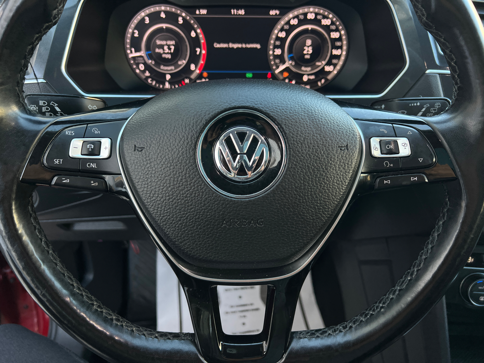 2018 Volkswagen Tiguan 2.0T SEL Premium 32
