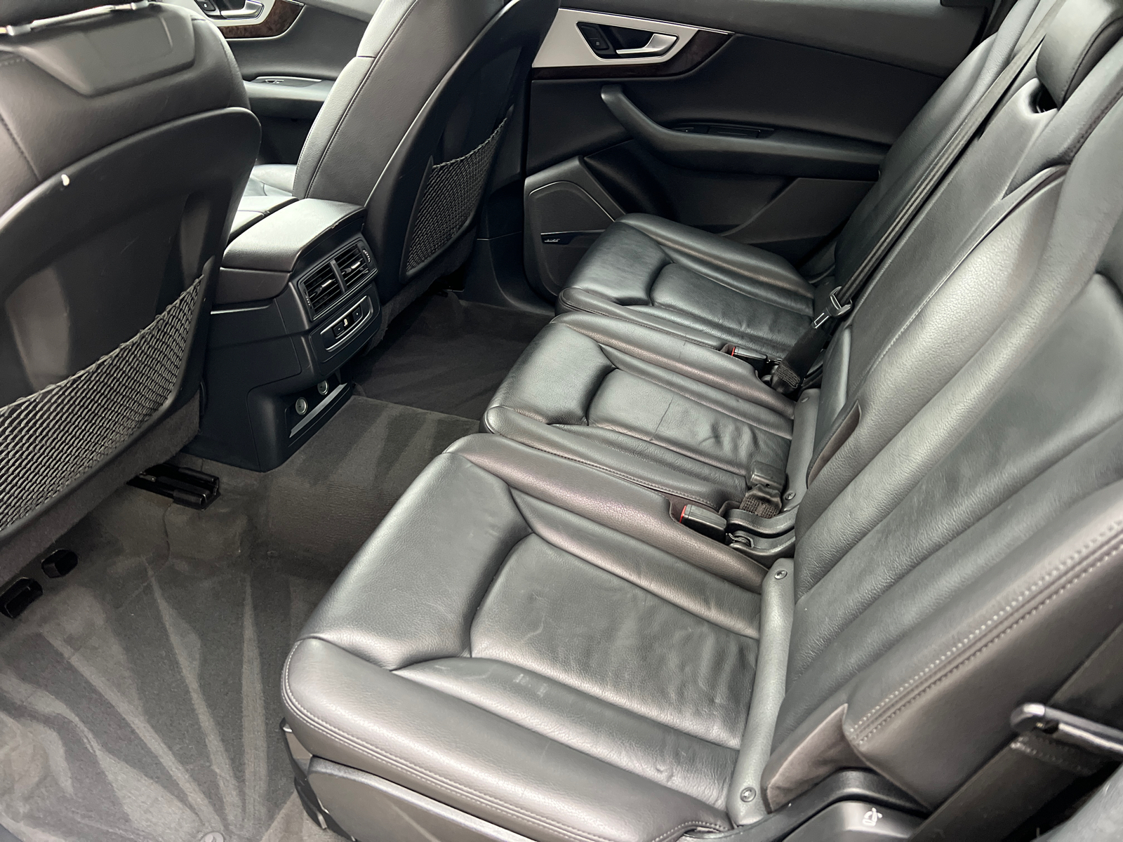 2019 Audi Q7 45 SE Premium Plus 12