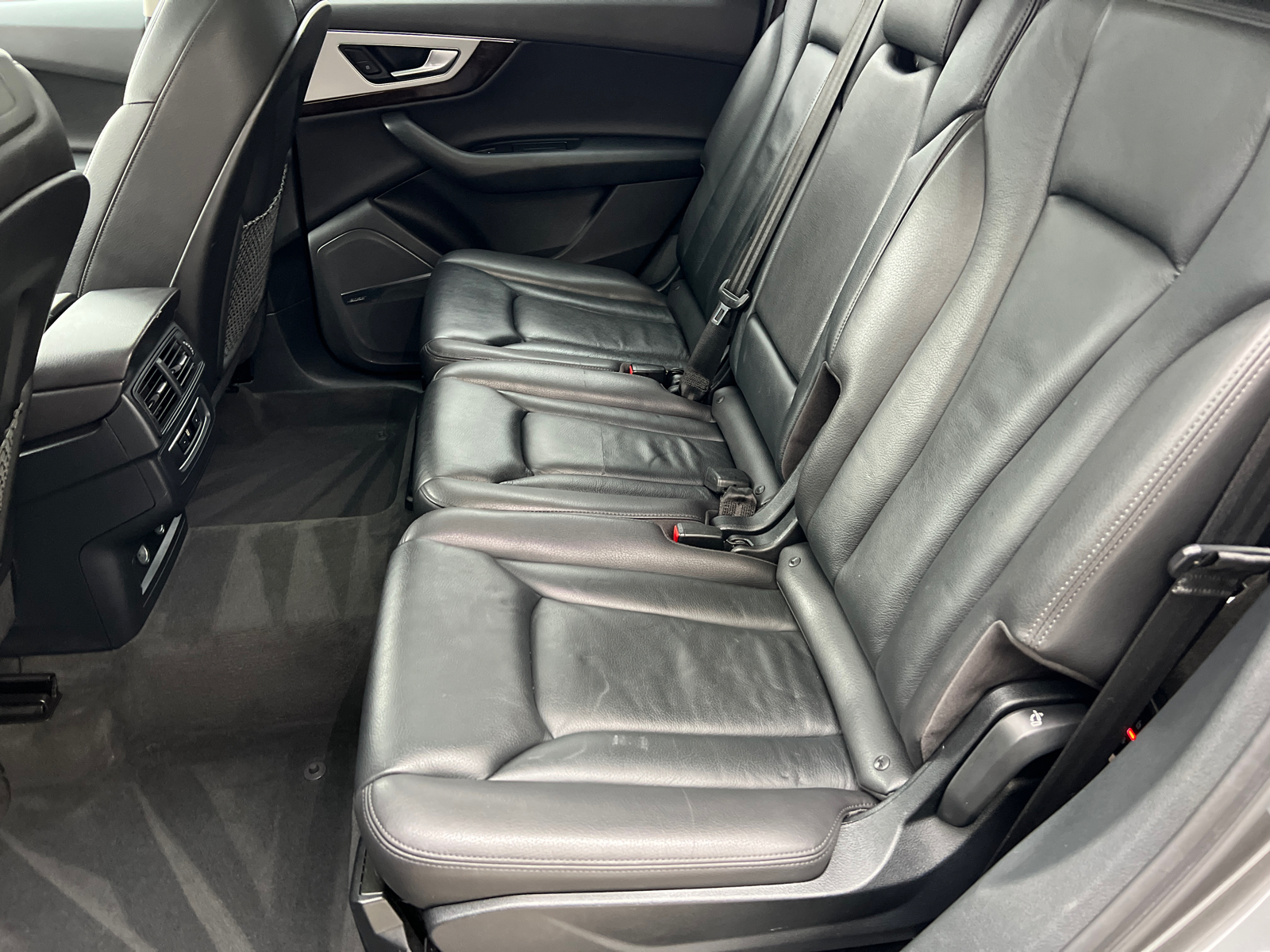 2019 Audi Q7 45 SE Premium Plus 13