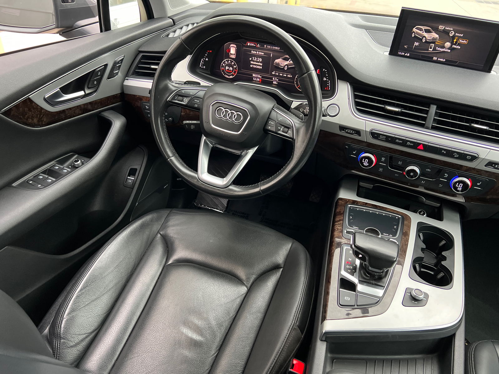 2019 Audi Q7 45 SE Premium Plus 16