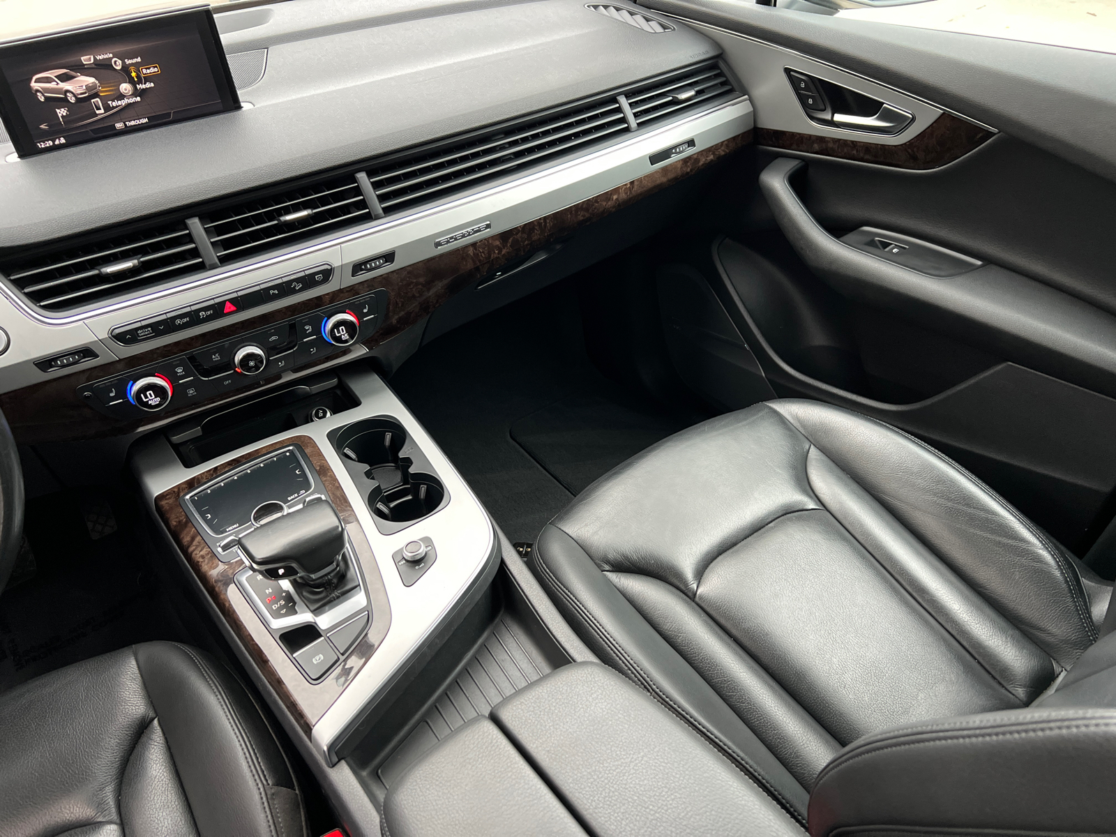 2019 Audi Q7 45 SE Premium Plus 18