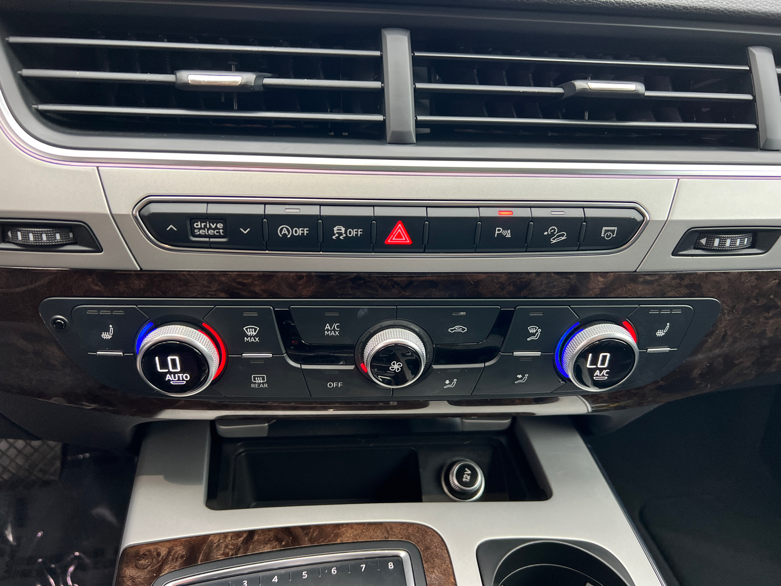 2019 Audi Q7 45 SE Premium Plus 32