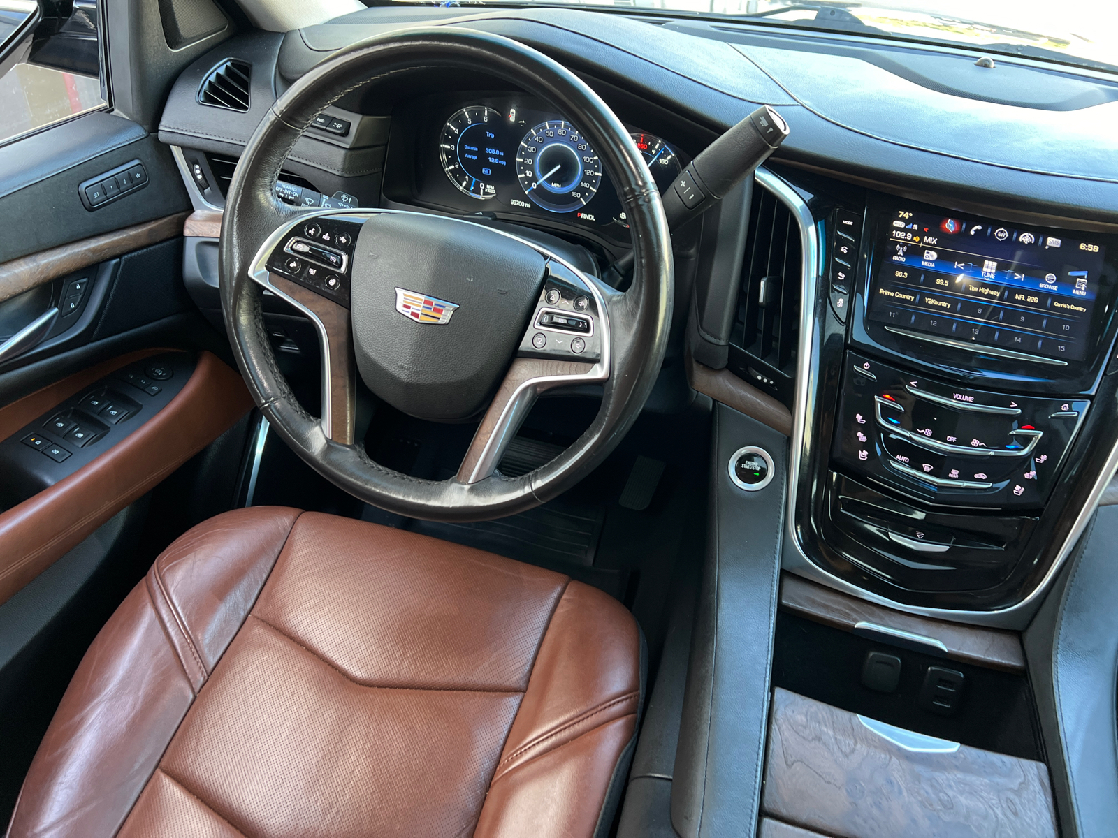 2019 Cadillac Escalade Premium Luxury 17