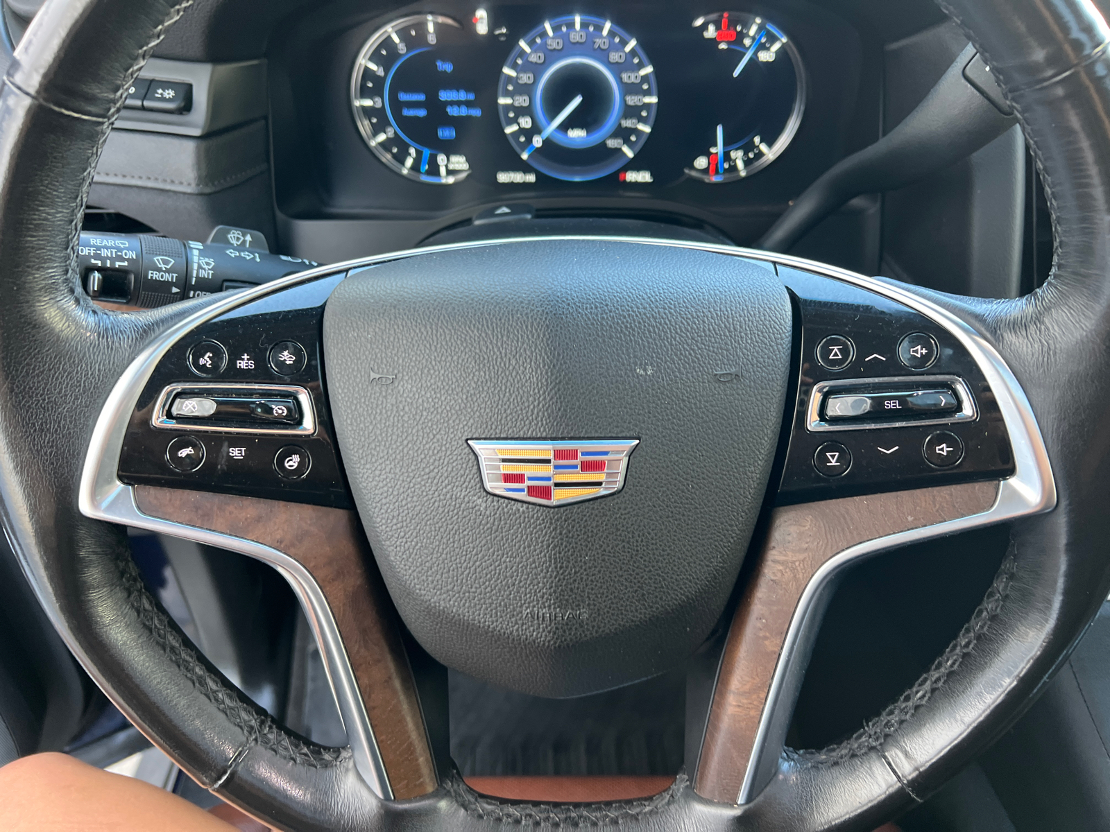 2019 Cadillac Escalade Premium Luxury 35