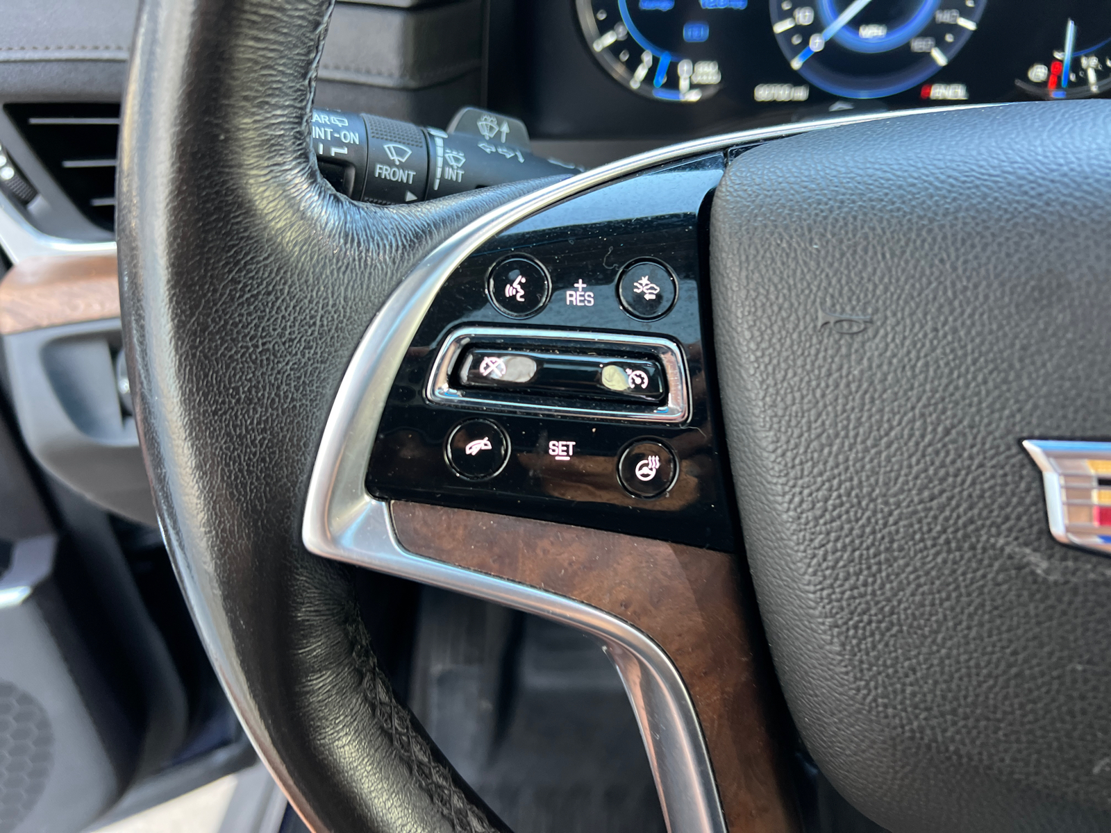2019 Cadillac Escalade Premium Luxury 36