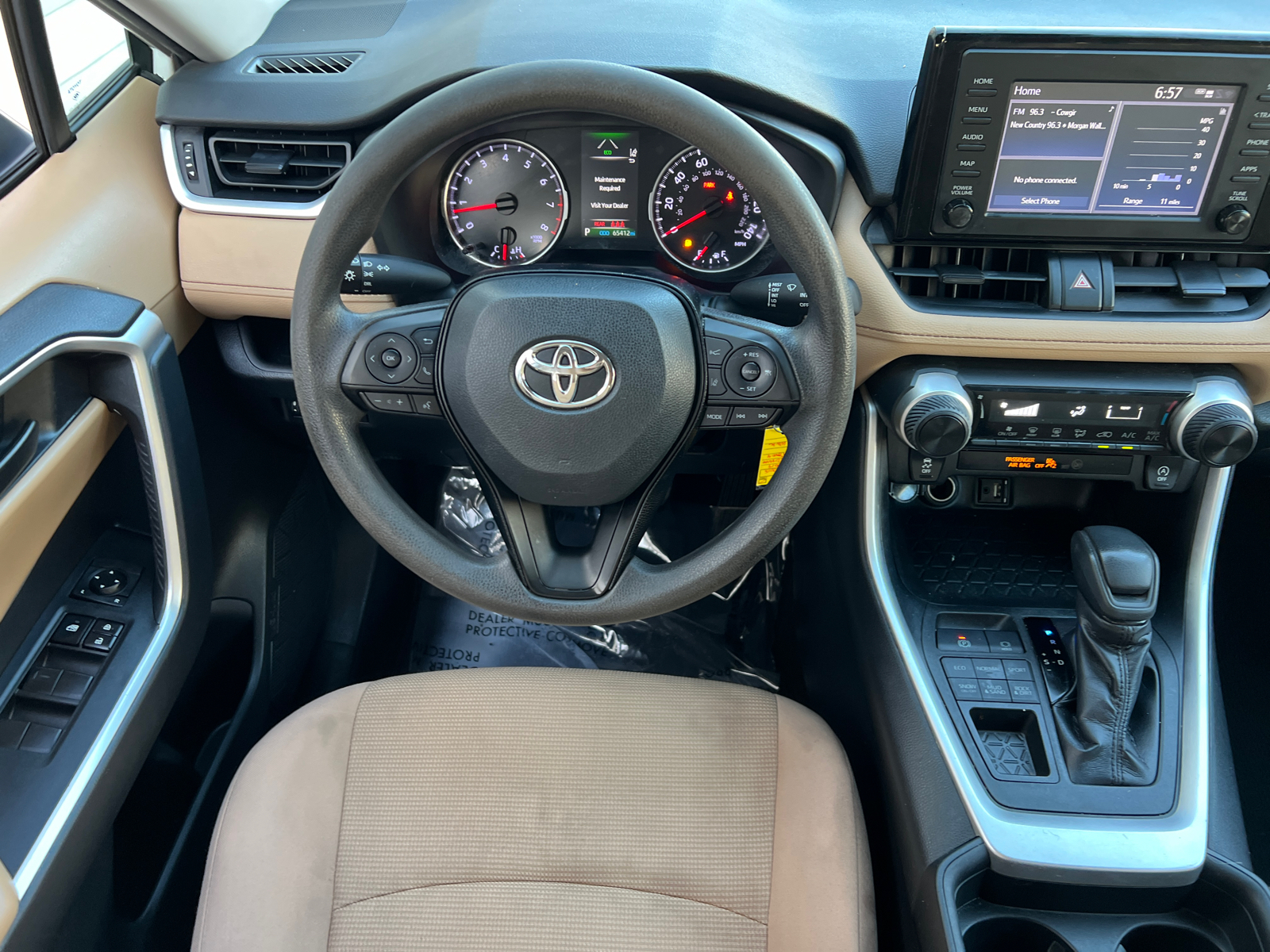 2019 Toyota RAV4 LE 19