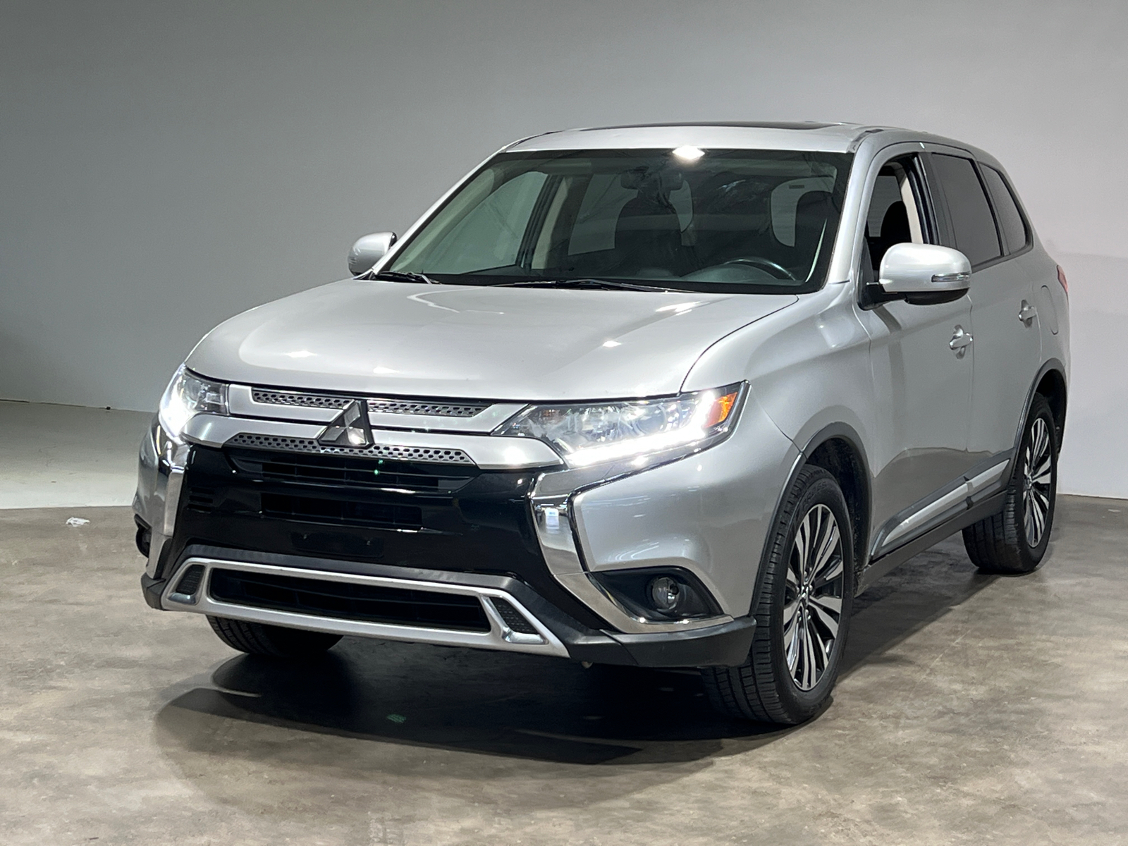 2019 Mitsubishi Outlander SE 3