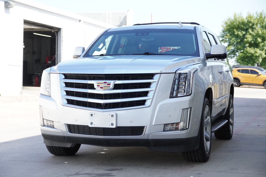 2020 Cadillac Escalade Luxury 3