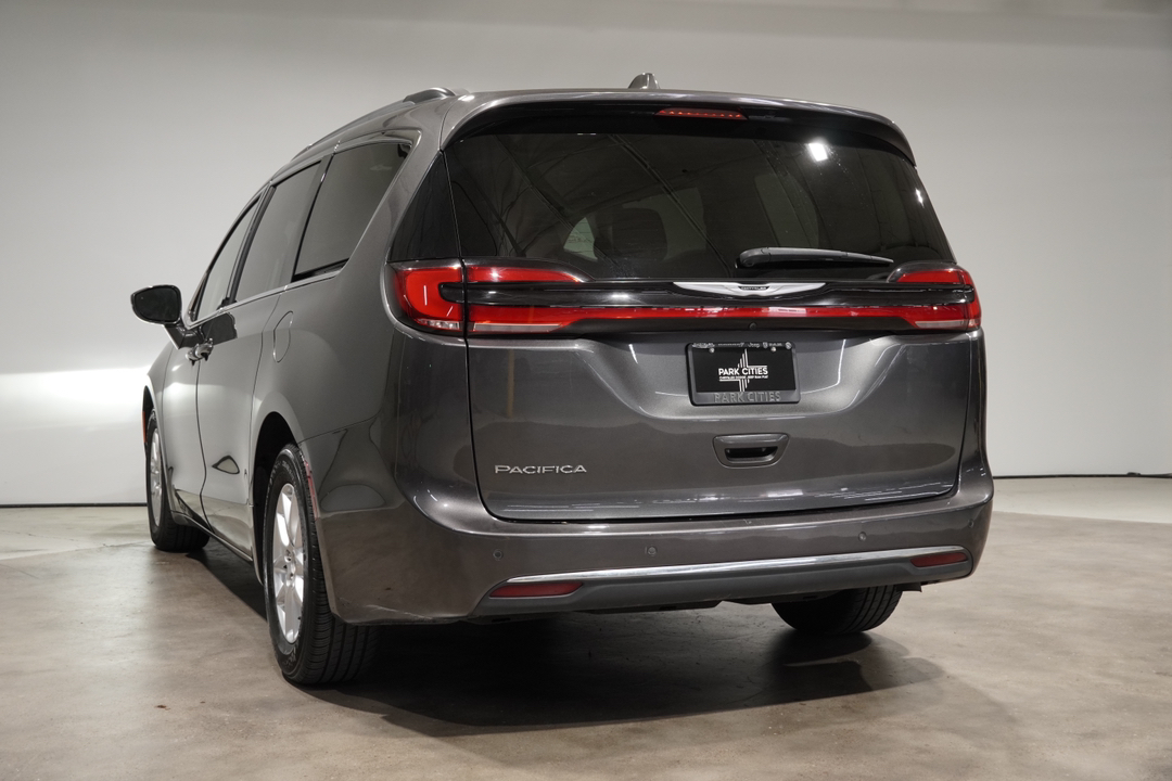 2022 Chrysler Pacifica Touring L 6