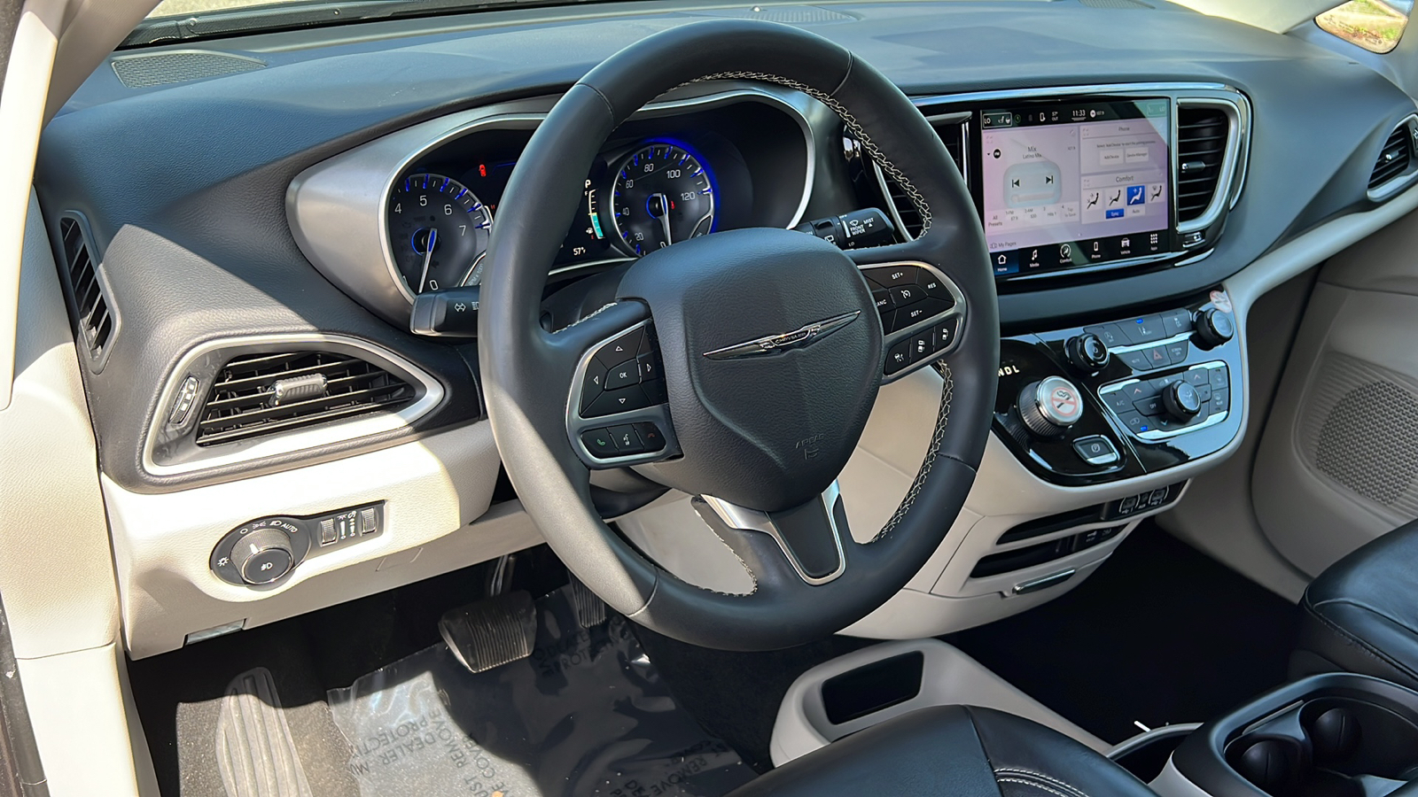 2022 Chrysler Pacifica Touring L 20