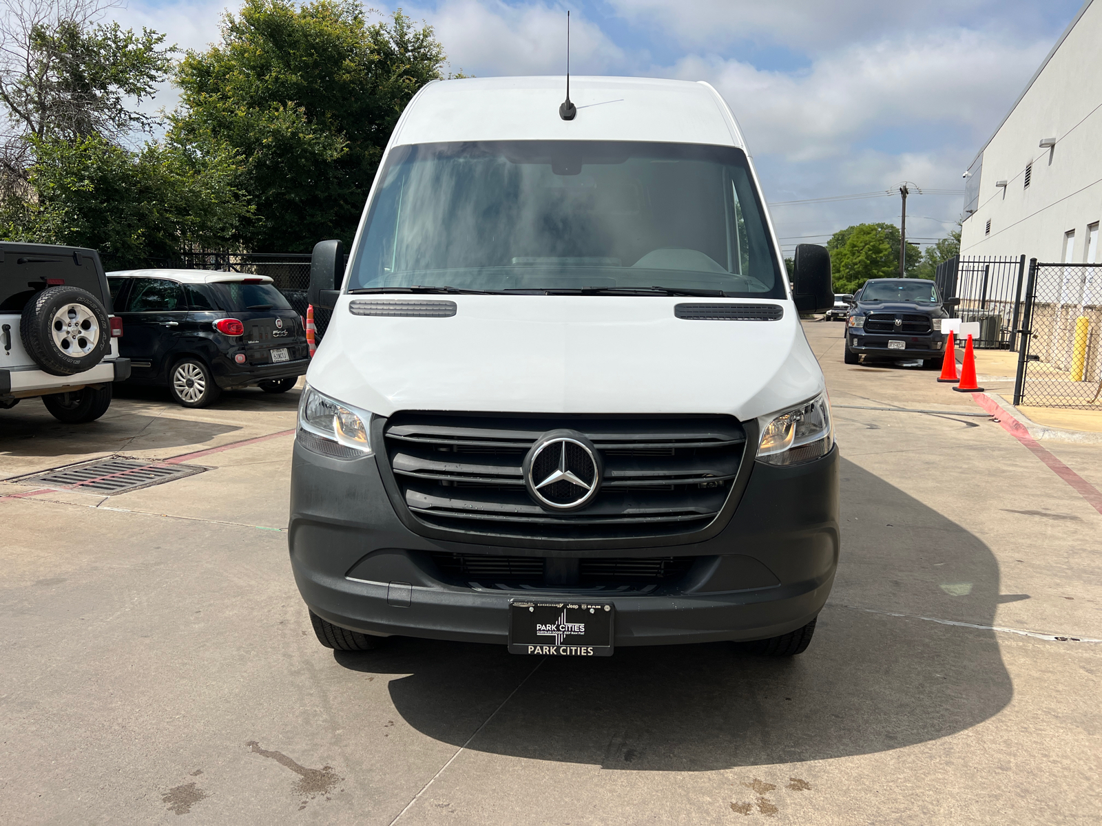 2022 Mercedes-Benz Sprinter 2500 Cargo 144 WB 2