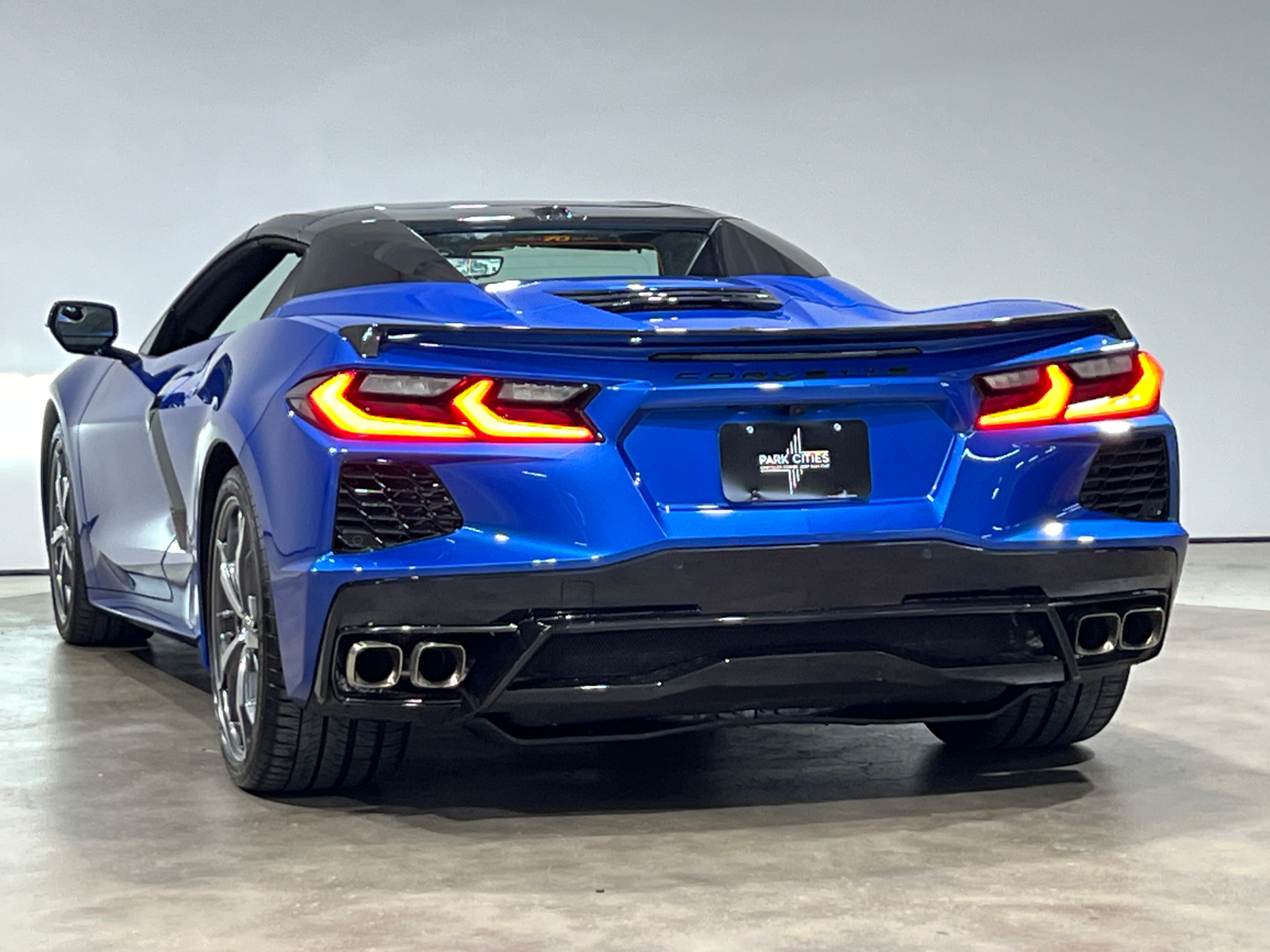 2023 Chevrolet Corvette Stingray 8