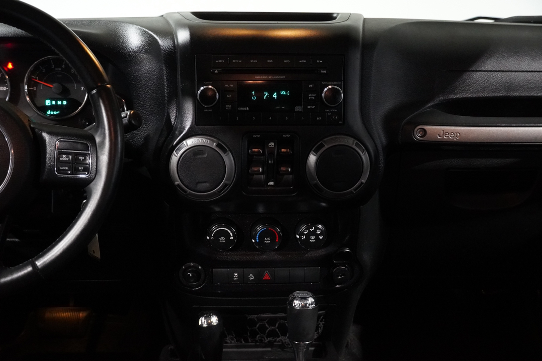 2015 Jeep Wrangler Unlimited Sport 15