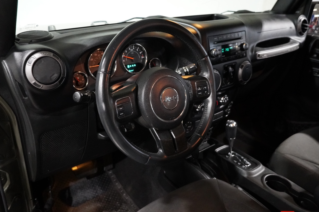 2015 Jeep Wrangler Unlimited Sport 19