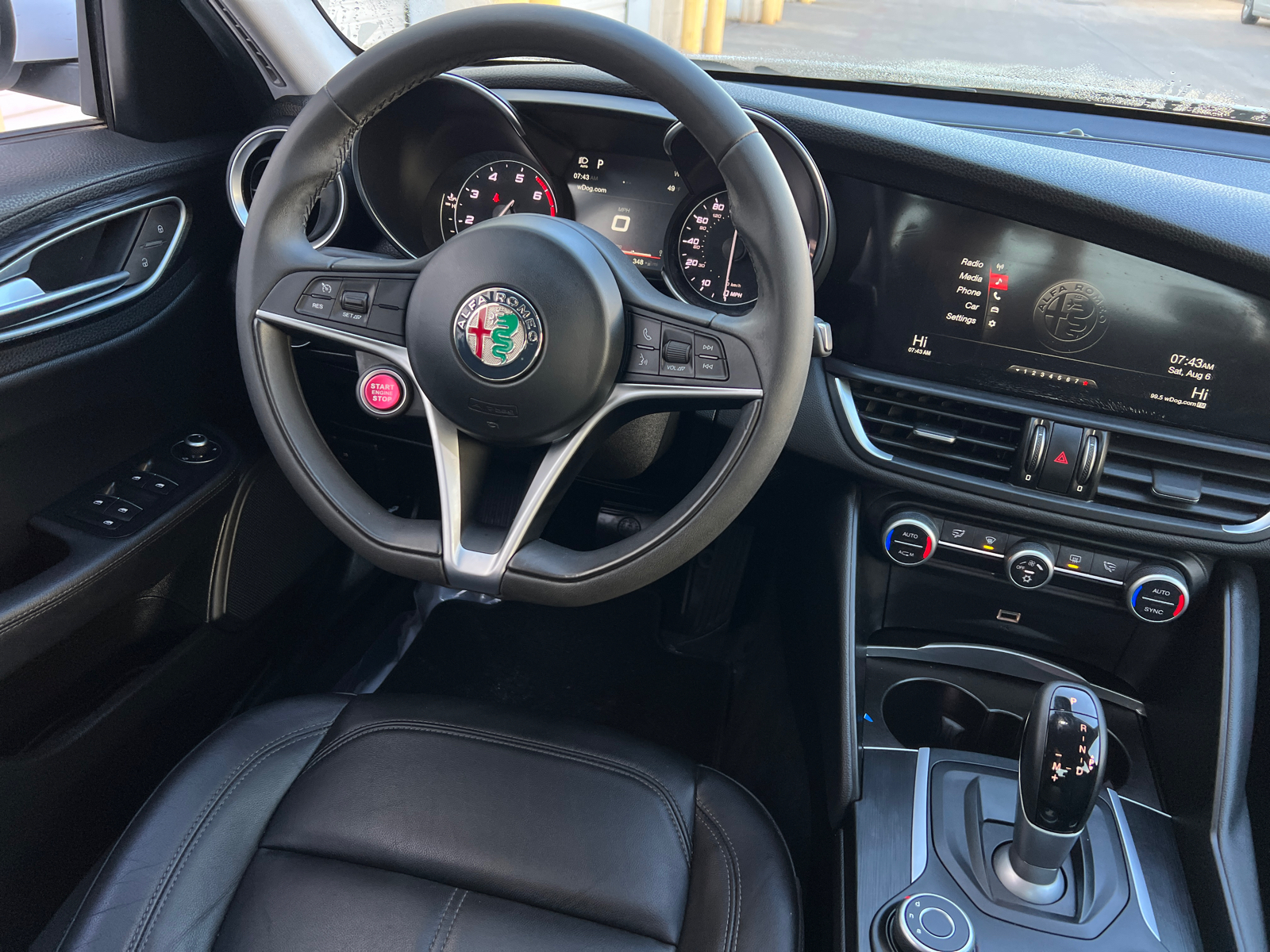 2017 Alfa Romeo Giulia Base 15