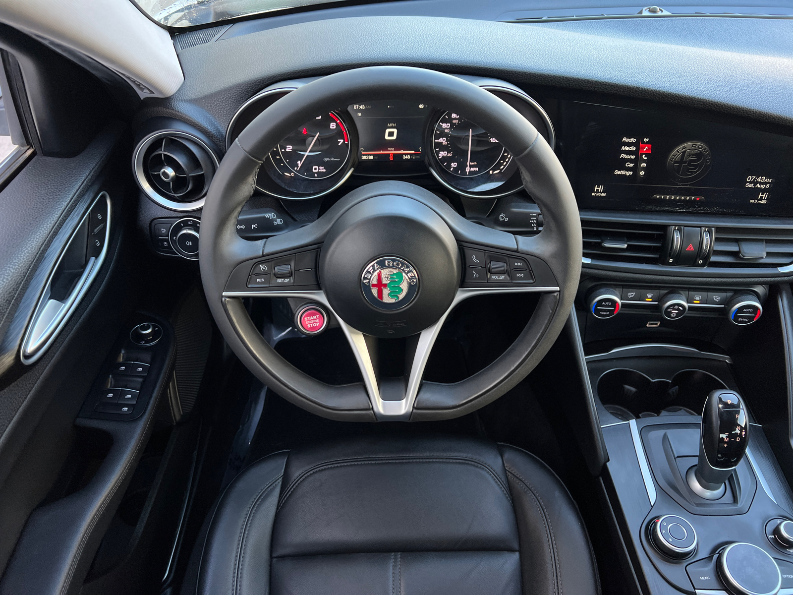 2017 Alfa Romeo Giulia Base 18