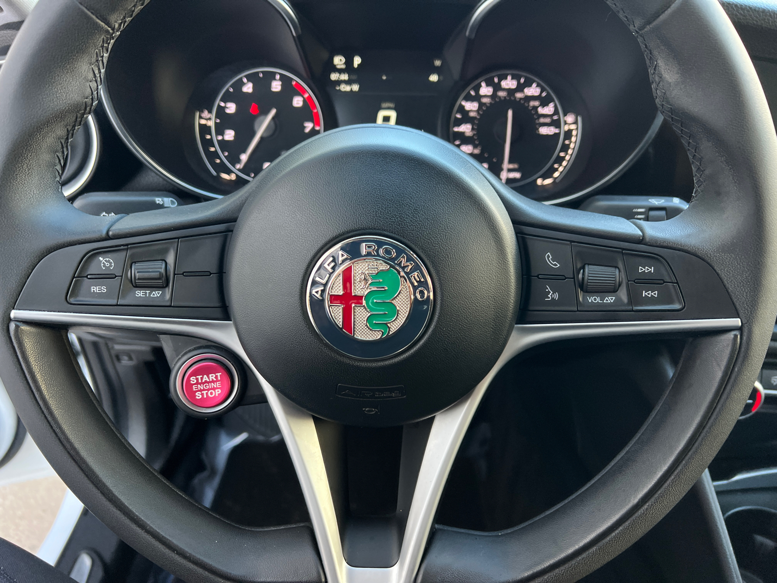 2017 Alfa Romeo Giulia Base 30