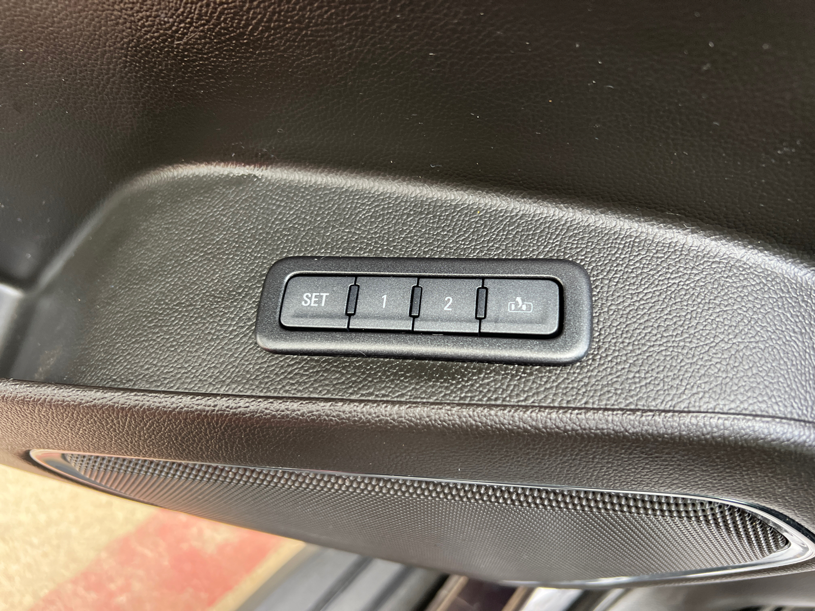 2017 Chevrolet Suburban LT 25