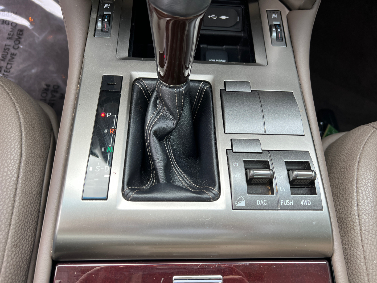 2019 Lexus GX 460 32