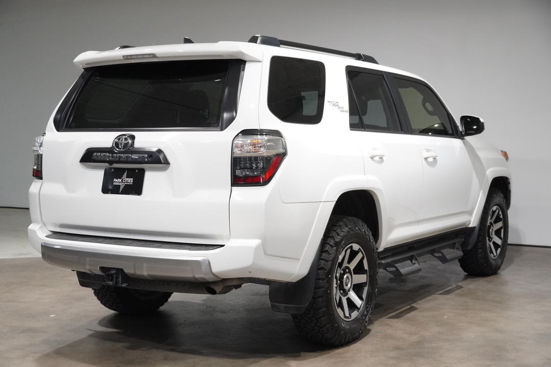 2021 Toyota 4Runner TRD Off-Road 8