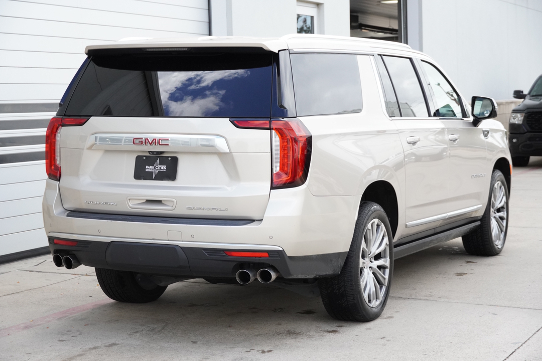 2021 GMC Yukon XL Denali 8