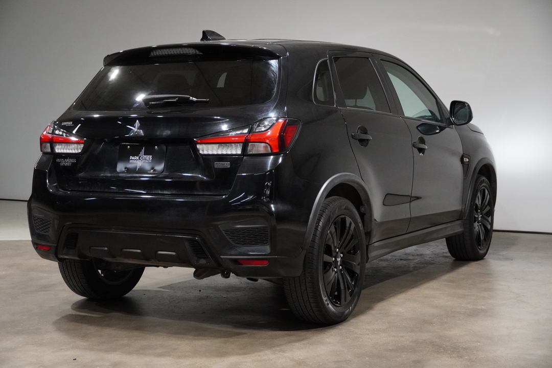 2021 Mitsubishi Outlander Sport 2.0 LE 8