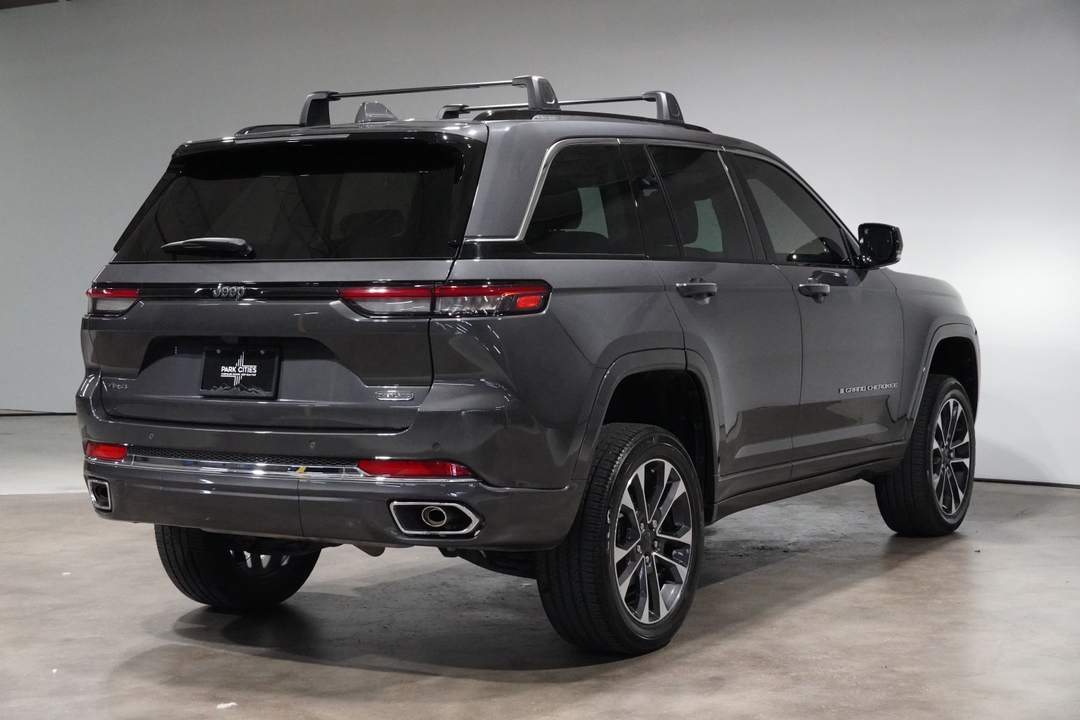 2022 Jeep Grand Cherokee Overland 8